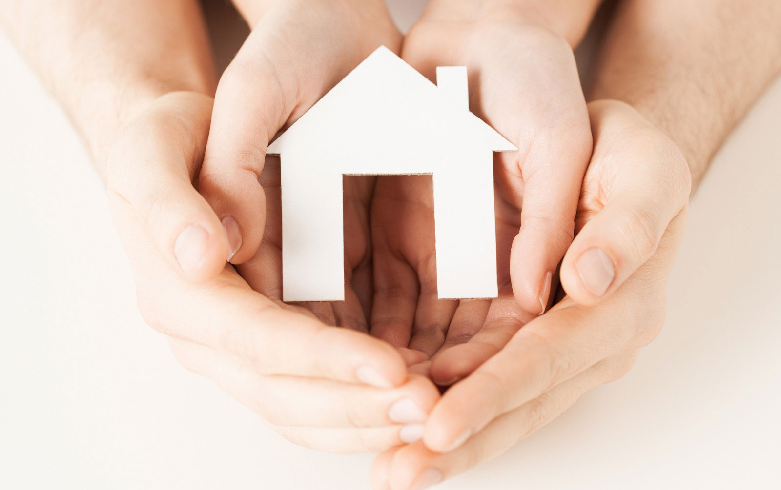 bigstock-pisture-of-man-and-woman-hands-45689068-e1423768695688